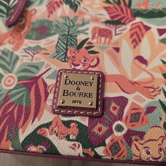 DISNEY x DOONEY BOURKE Lion King Crossbody - Picture 8 of 16